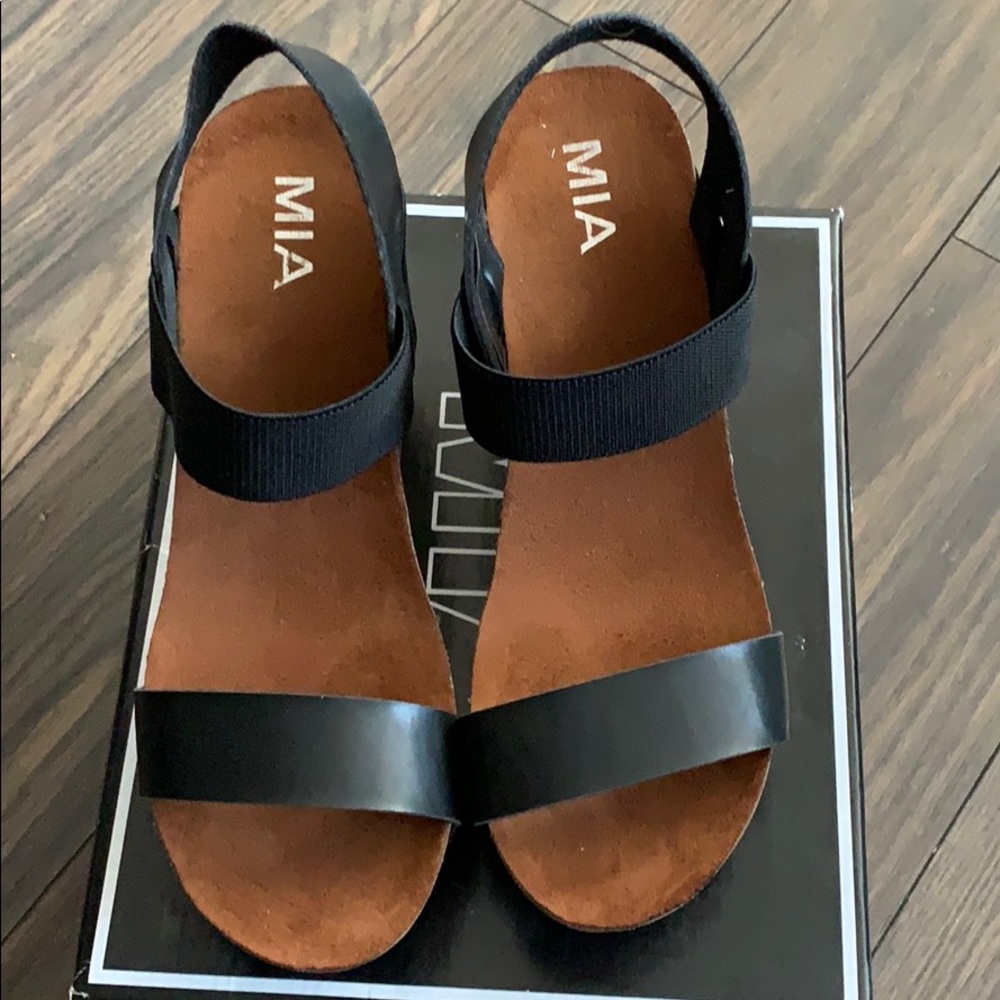 MIA wedges